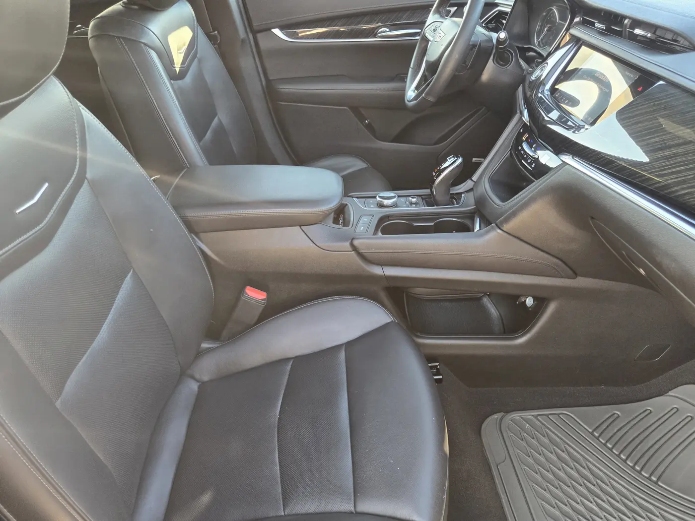 2022 Cadillac XT6 - $28,237