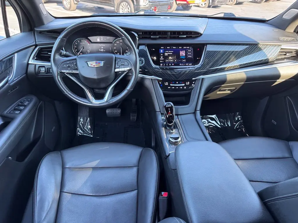 2024 Cadillac XT6 - $40,000