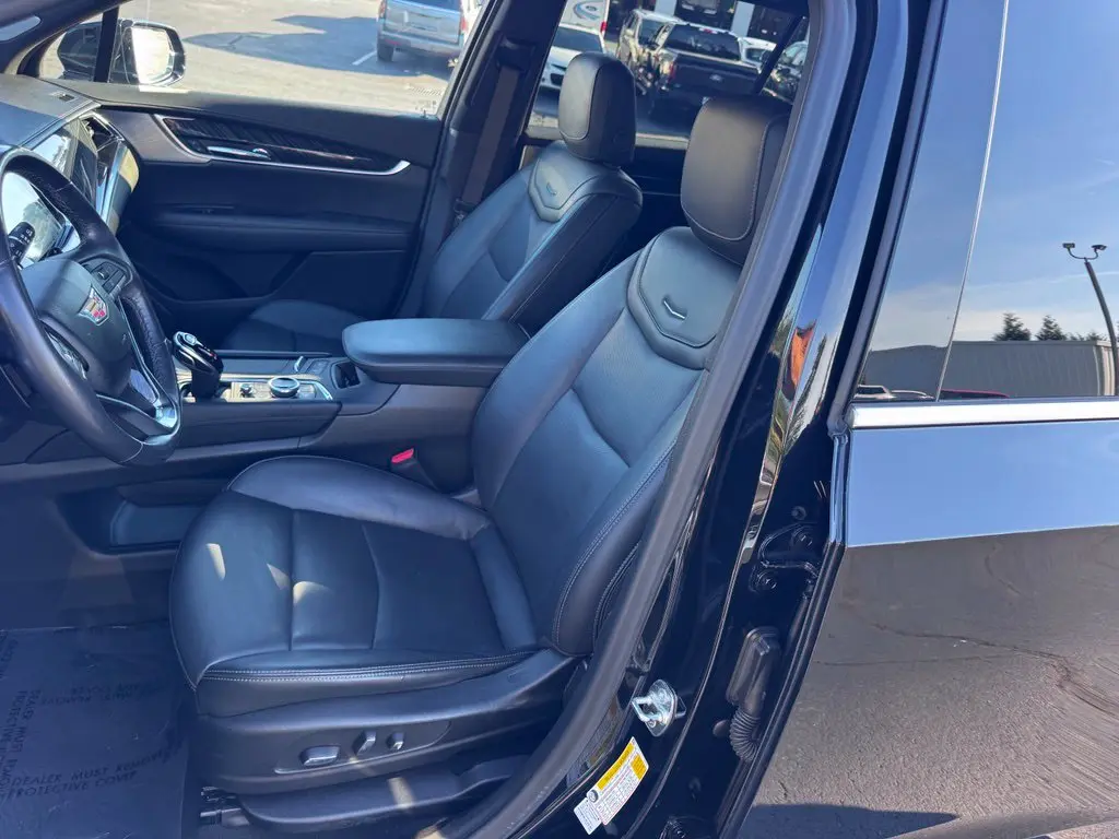 2024 Cadillac XT6 - $40,000