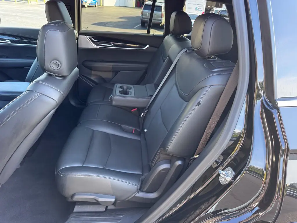 2024 Cadillac XT6 - $40,000