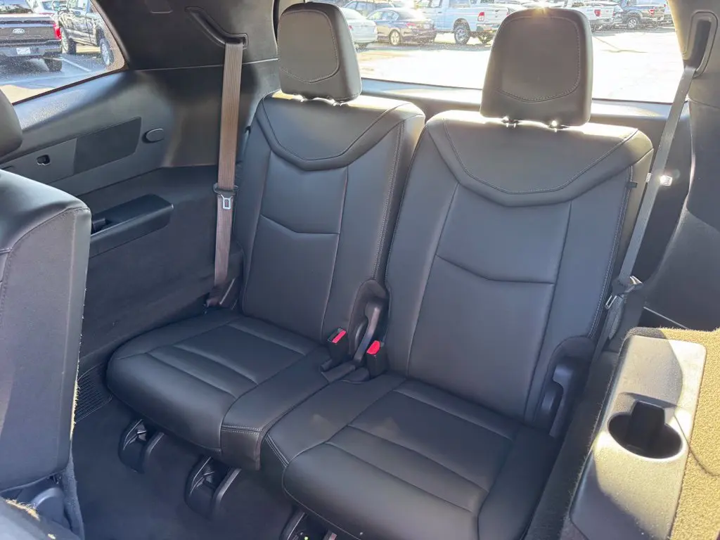 2024 Cadillac XT6 - $40,000