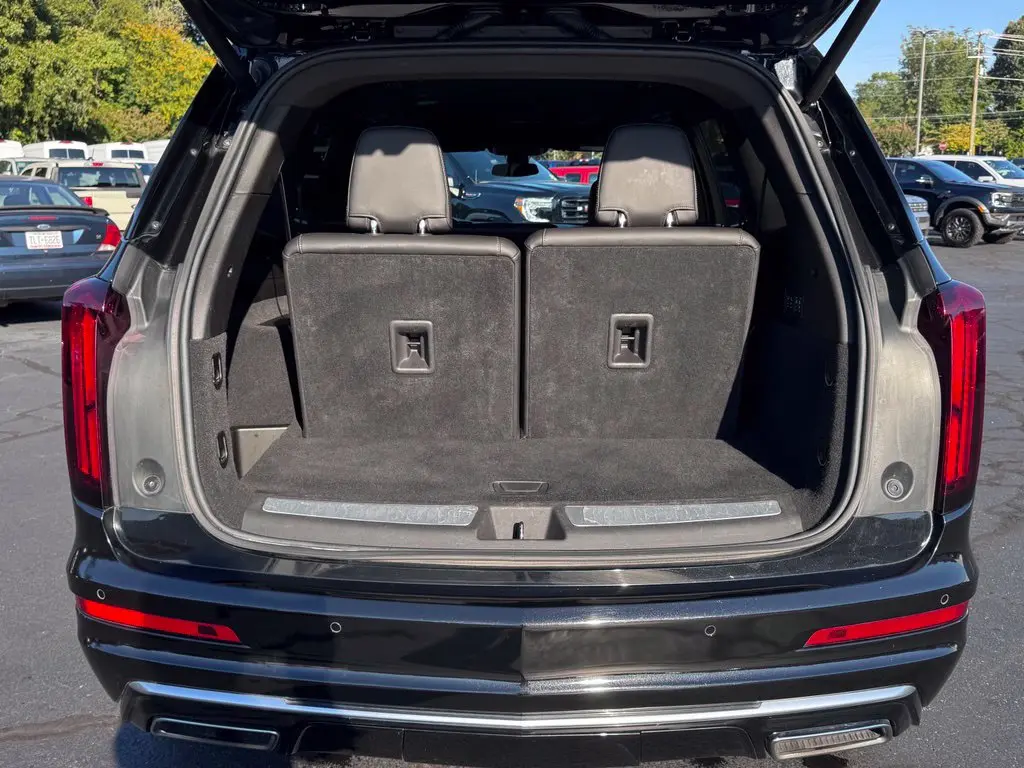 2024 Cadillac XT6 - $40,000