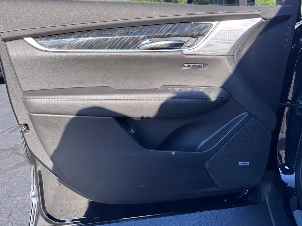 2024 Cadillac XT6 - $38,000