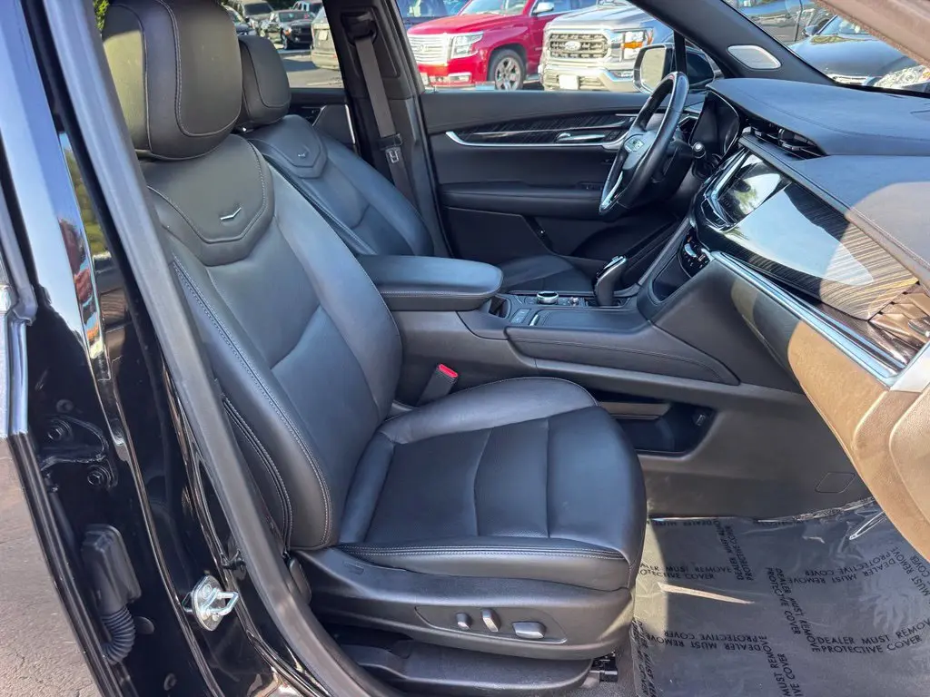 2024 Cadillac XT6 - $38,000