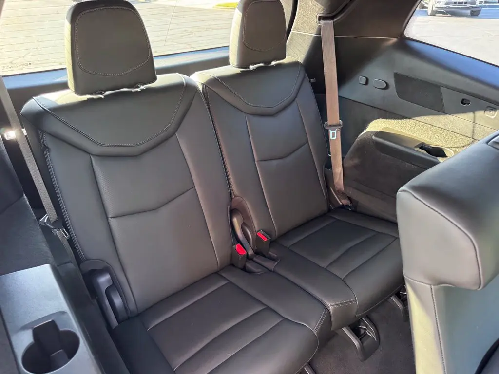 2024 Cadillac XT6 - $38,000