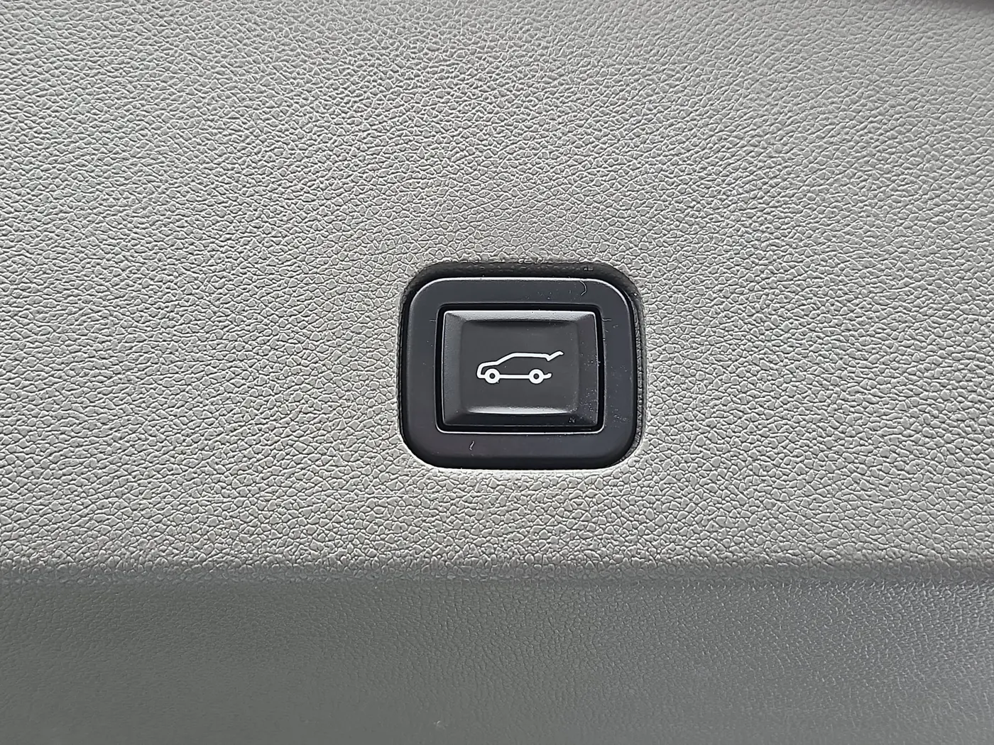 2023 Cadillac XT6 - $34,000