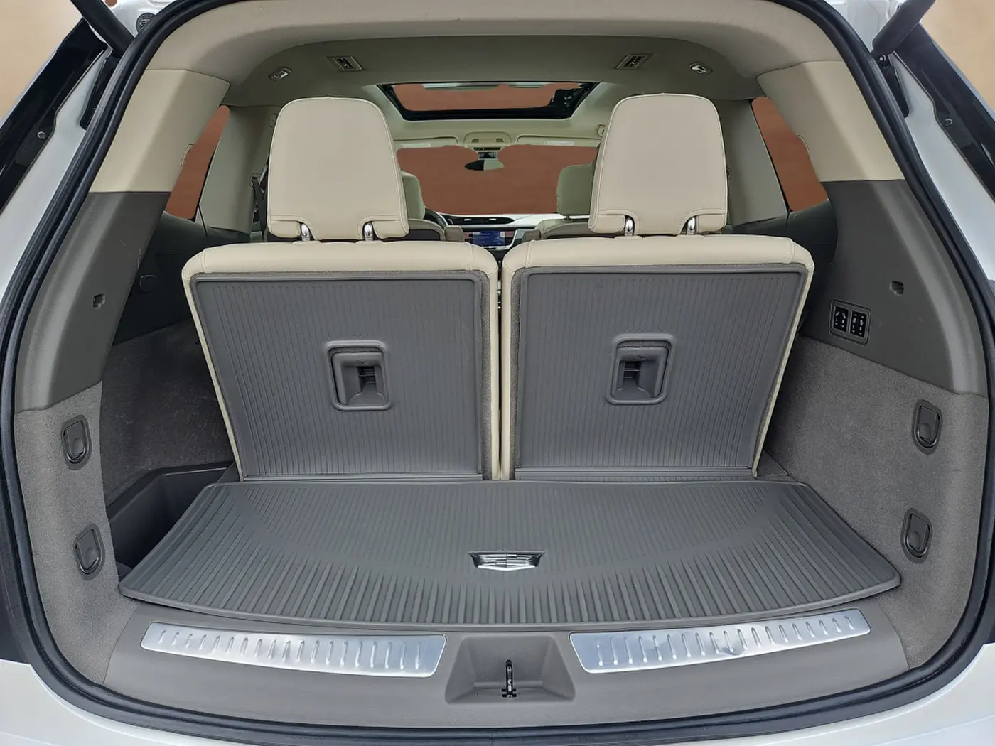 2023 Cadillac XT6 - $34,000