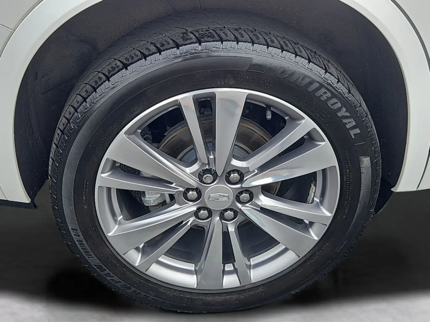 2023 Cadillac XT6 - $34,000