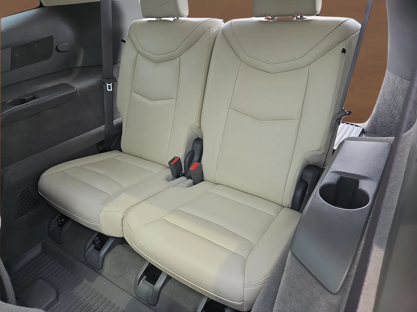 2023 Cadillac XT6 - $34,000