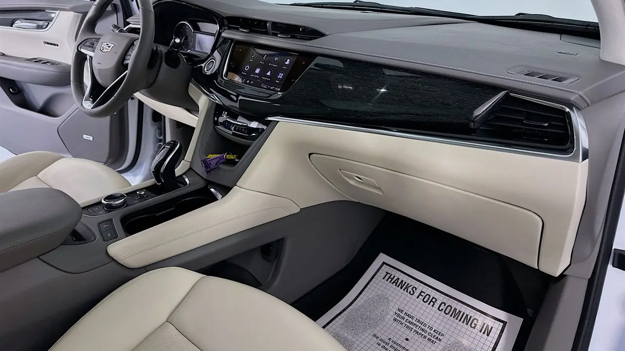 2022 Cadillac XT6 Premium Luxury