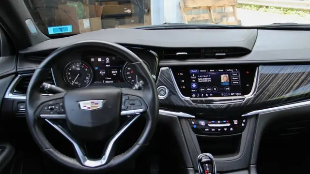 2024 Cadillac XT6 Premium Luxury