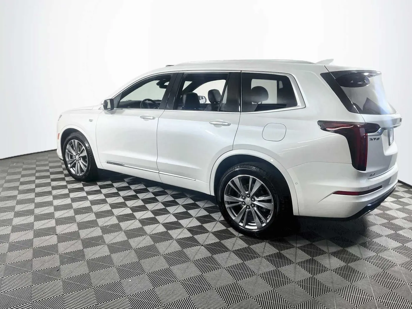 2025 Cadillac XT6 - $48,995