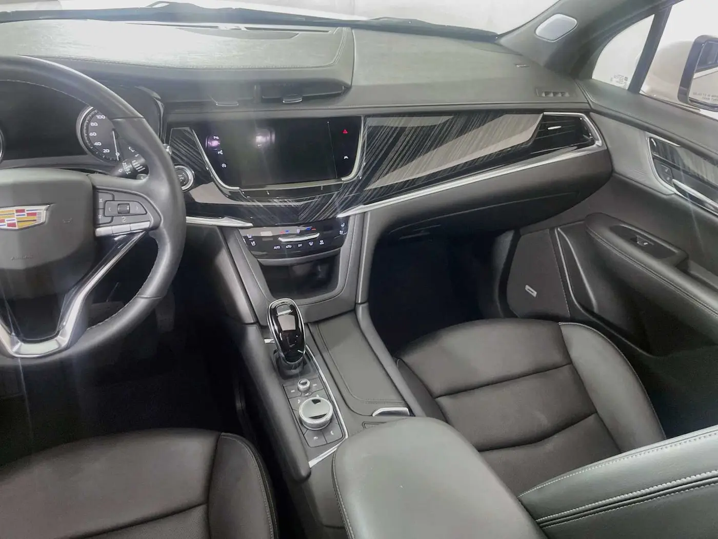 2025 Cadillac XT6 - $48,995