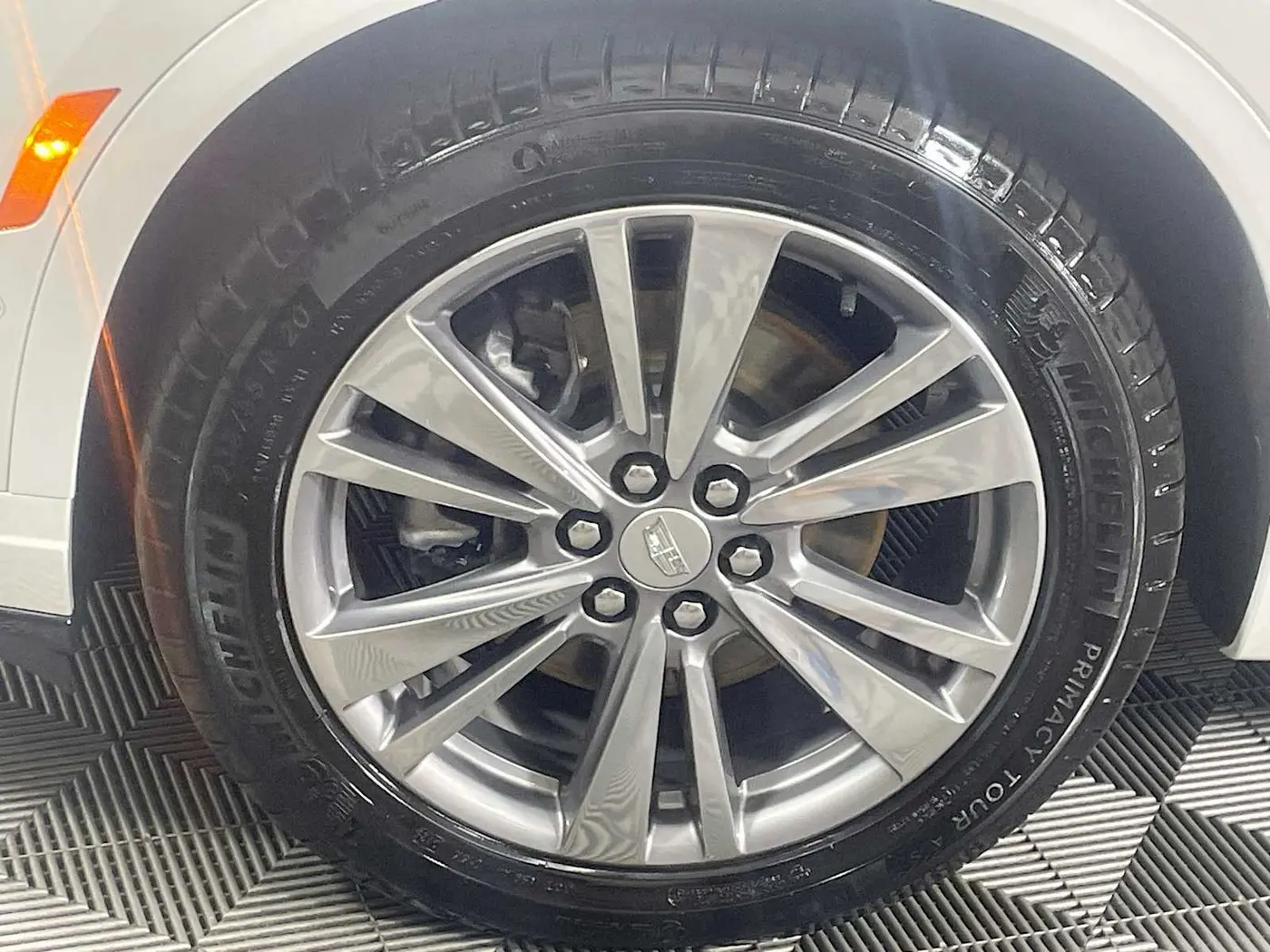 2025 Cadillac XT6 - $48,995