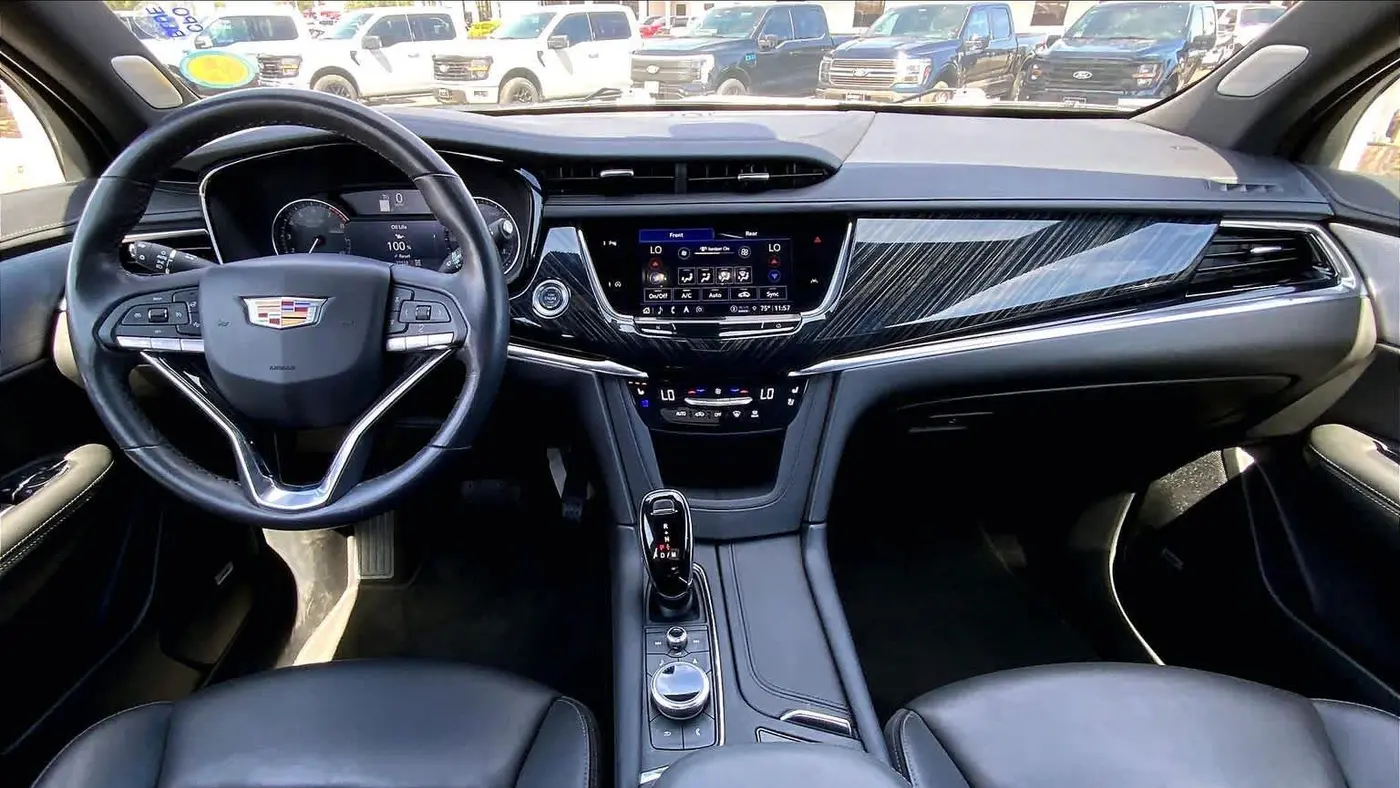 2025 Cadillac XT6 Premium Luxury