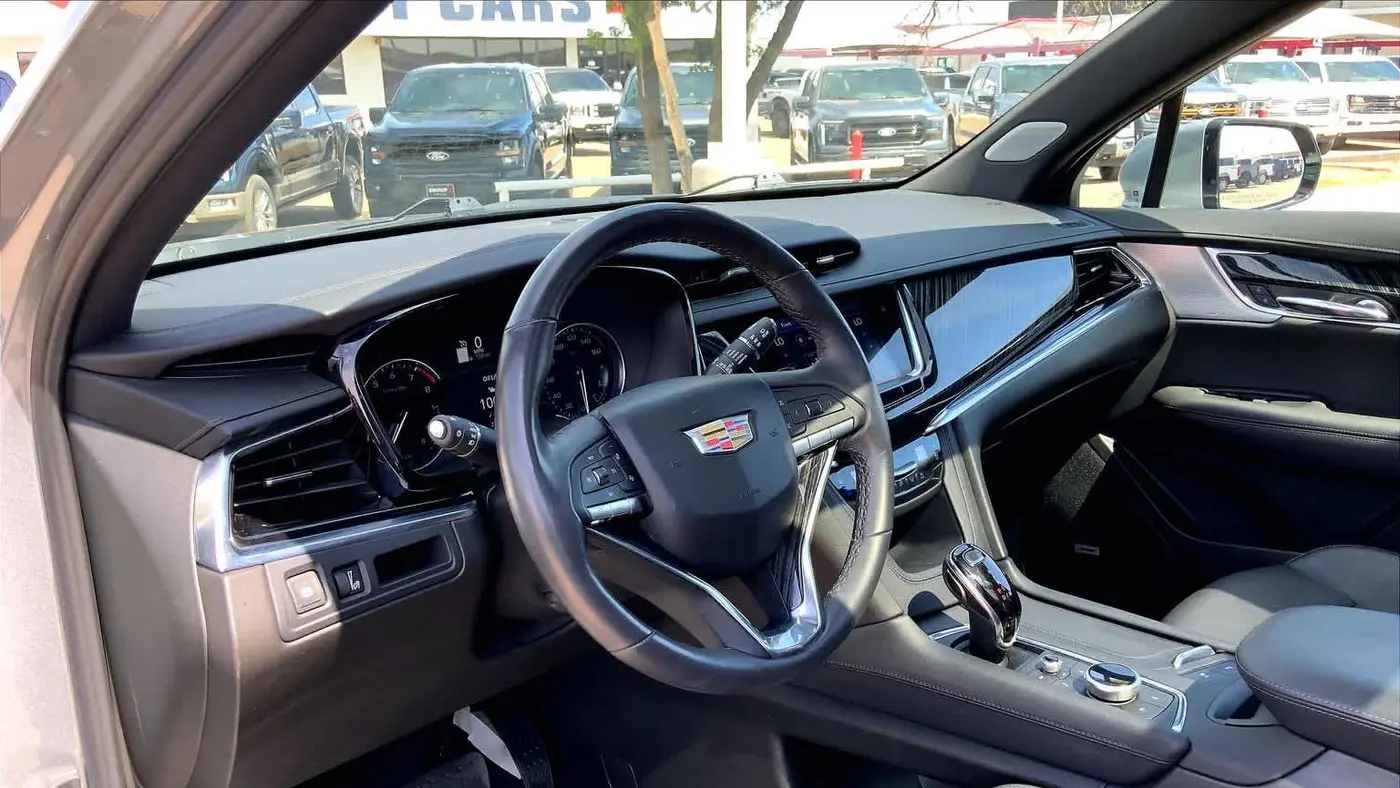 2025 Cadillac XT6 Premium Luxury