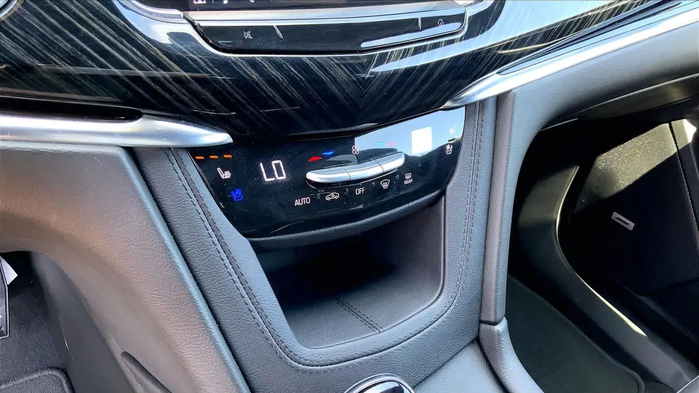 2025 Cadillac XT6 Premium Luxury