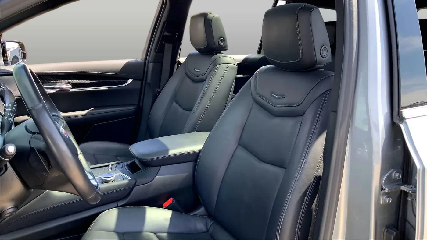 2025 Cadillac XT6 Premium Luxury