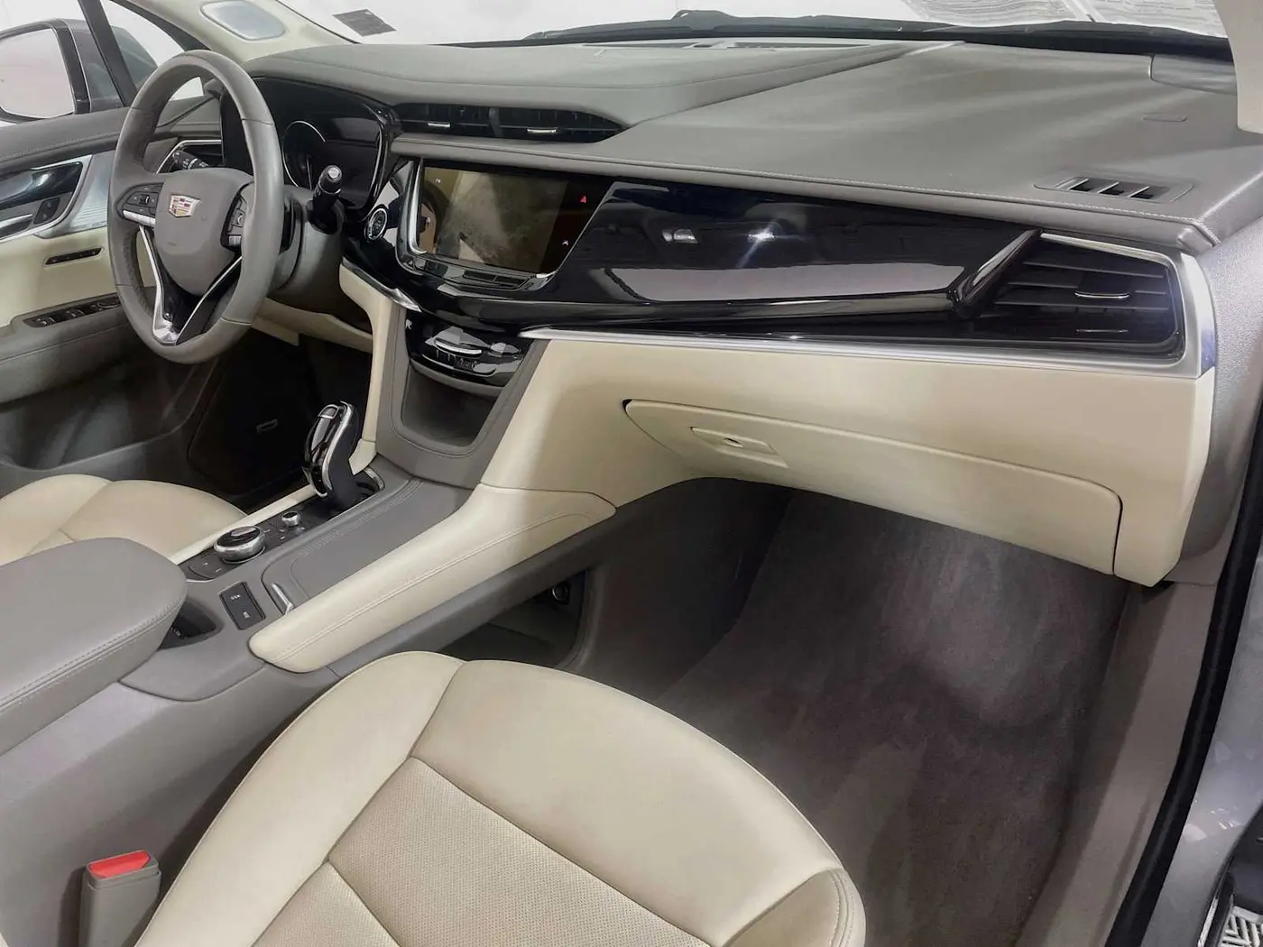 2024 Cadillac XT6 - $46,995