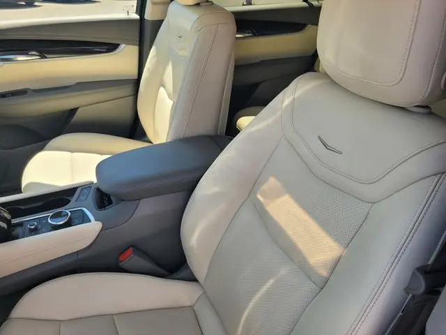 2023 Cadillac XT6 - $29,073