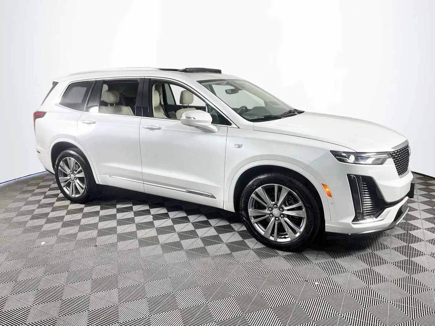 2023 Cadillac XT6 - $42,995