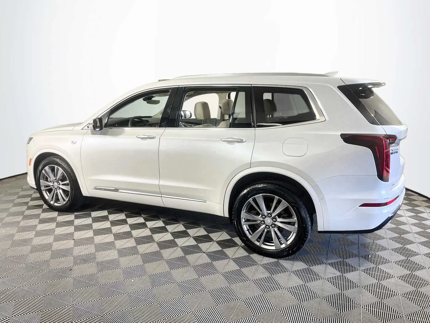 2023 Cadillac XT6 - $42,995