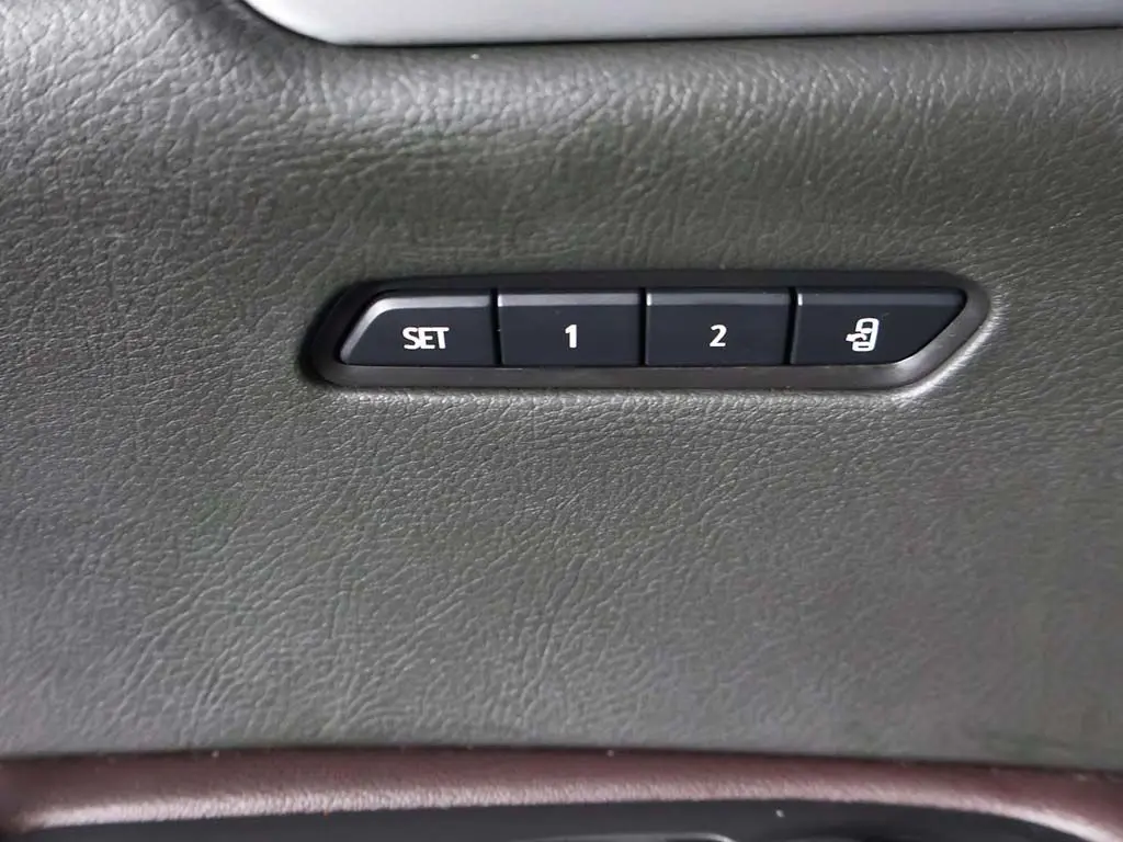 2023 Cadillac XT6 - $32,599