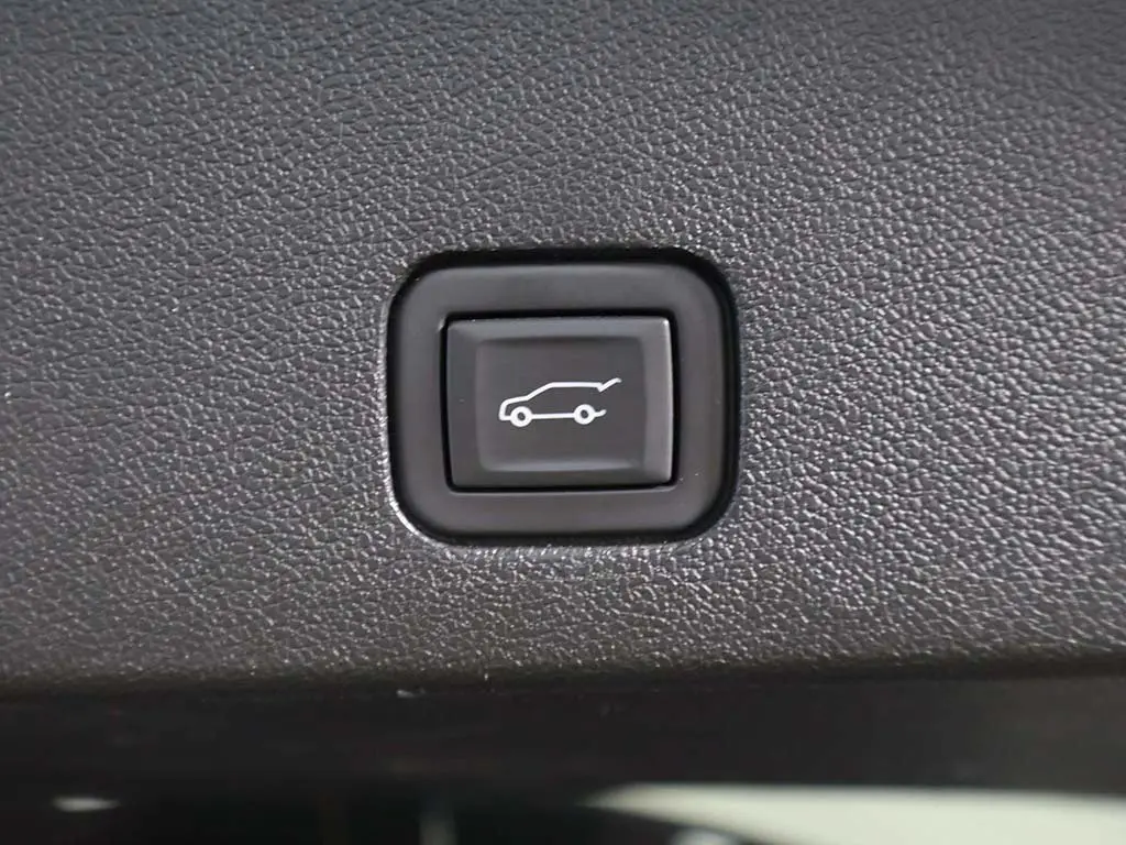 2023 Cadillac XT6 - $32,599