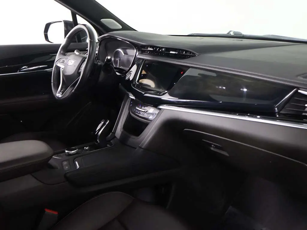 2023 Cadillac XT6 - $32,599