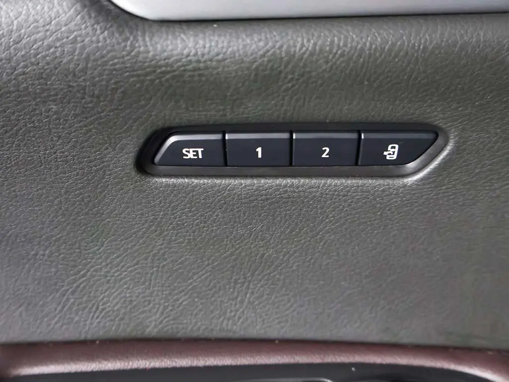 2023 Cadillac XT6 - $32,599