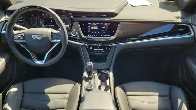 2025 Cadillac XT6 Premium Luxury