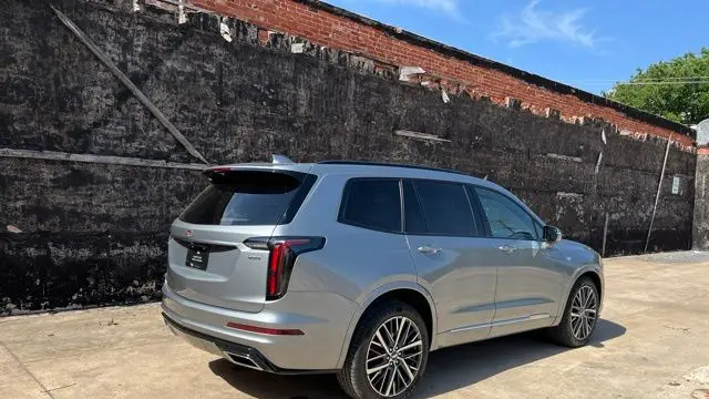 2023 Cadillac XT6 Sport