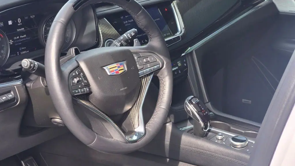 2024 Cadillac XT6 Sport