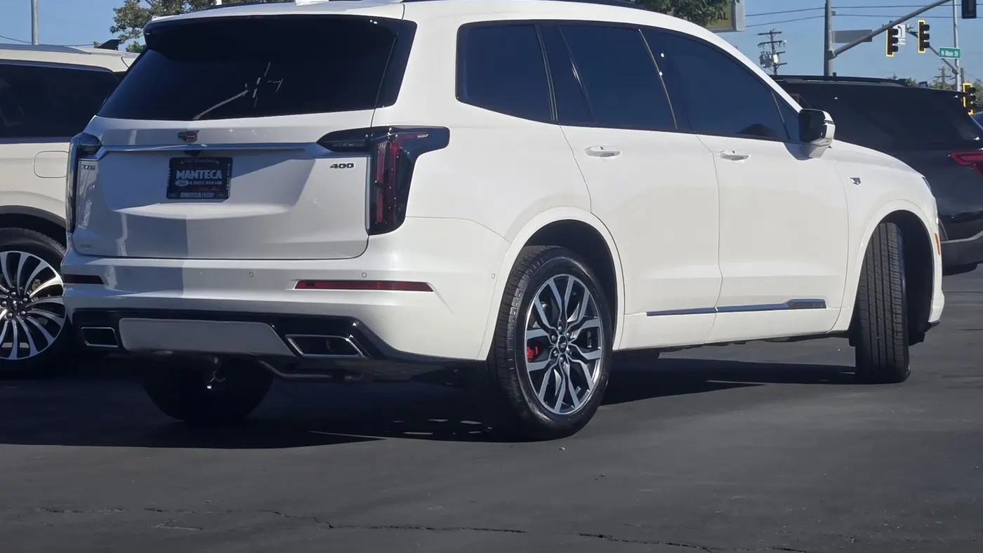 2025 Cadillac XT6 Sport