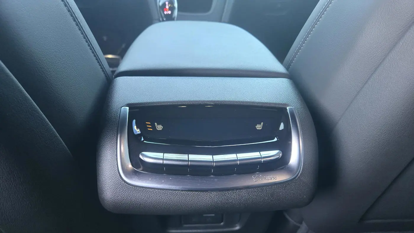 2025 Cadillac XT6 Sport
