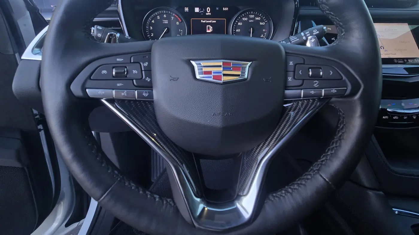 2025 Cadillac XT6 Sport