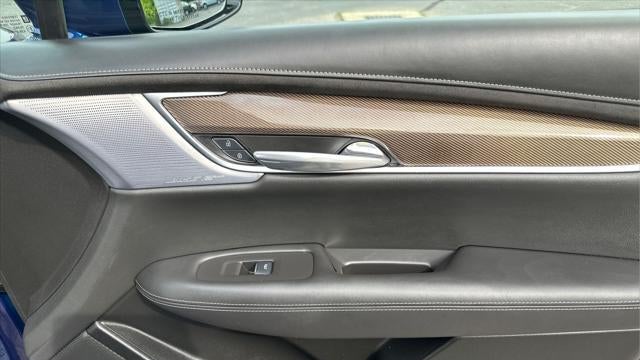 2025 Cadillac XT6 Sport