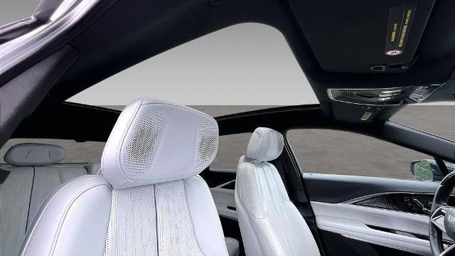 2023 Cadillac LYRIQ Luxury