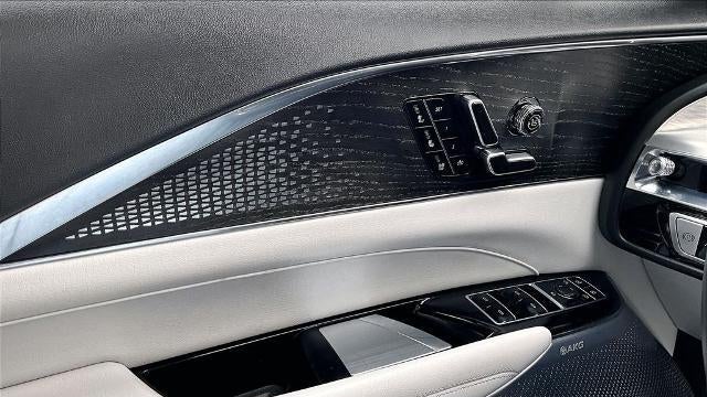 2023 Cadillac LYRIQ Luxury