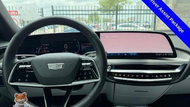 2024 Cadillac LYRIQ Luxury 1