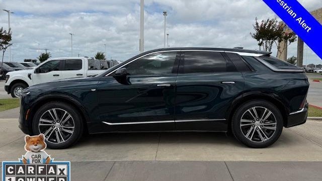 2024 Cadillac LYRIQ Luxury 1