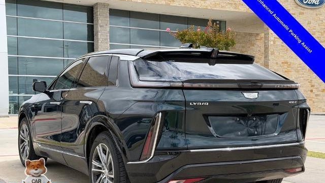 2024 Cadillac LYRIQ Luxury 1