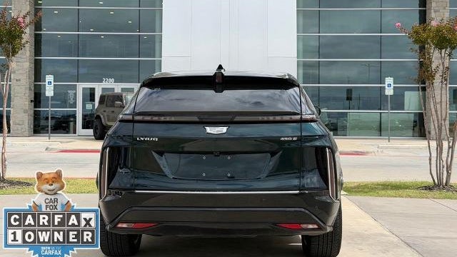 2024 Cadillac LYRIQ Luxury 1