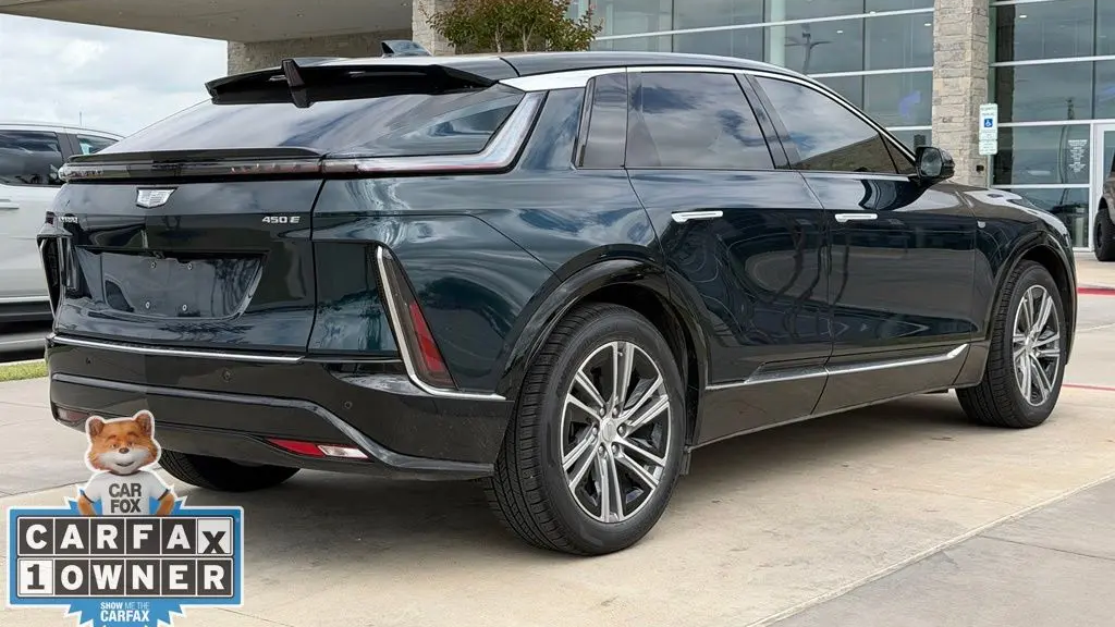 2024 Cadillac LYRIQ Luxury 1