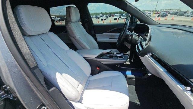 2024 Cadillac LYRIQ Luxury 1
