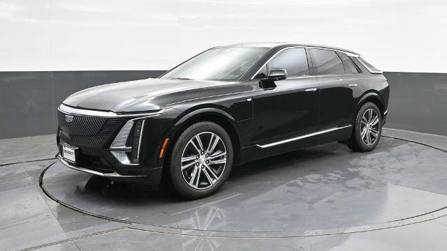2024 Cadillac LYRIQ Luxury 1