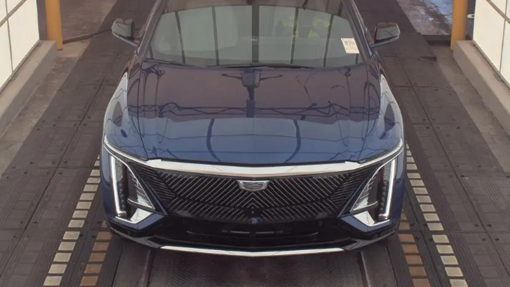 2024 Cadillac LYRIQ Luxury 1