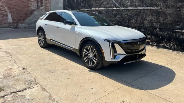 Preowned 2024 Cadillac LYRIQ Luxury 1 for Sale