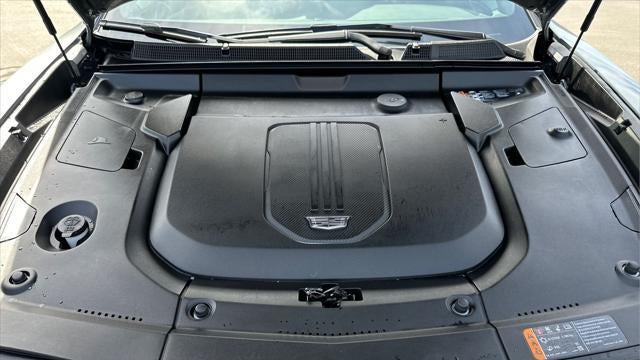 2024 Cadillac LYRIQ Luxury 1