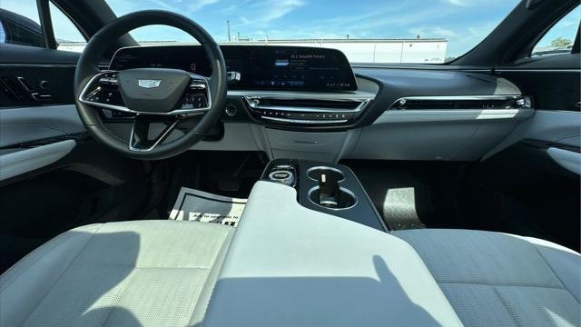 2024 Cadillac LYRIQ Luxury 1